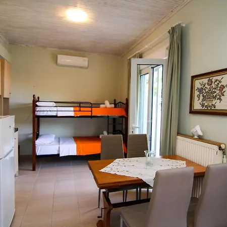 Apartman Avra *