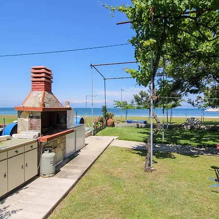 Apartament Avra