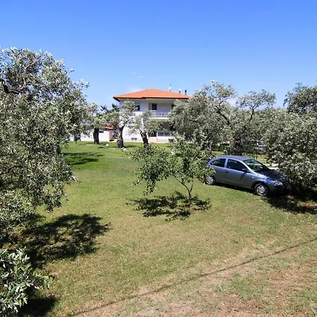 Апартаменты Studios Avra Скала-Рахониу