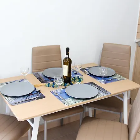 Avra Apartment